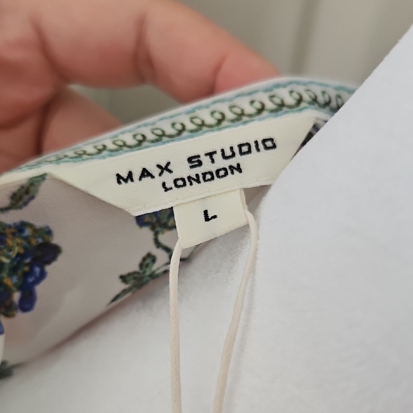 Floral Print Women's Top - Picture 4 of 6